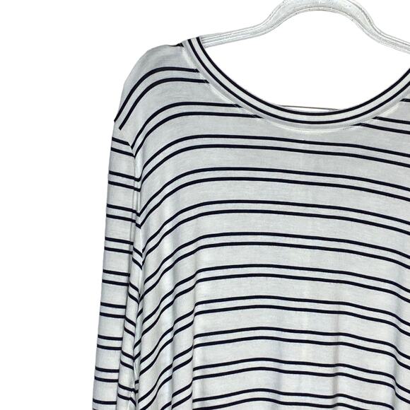 Soft Surroundings Womens Size Medium Striped Top Black White Long Sleeve Stretch - Picture 2 of 8
